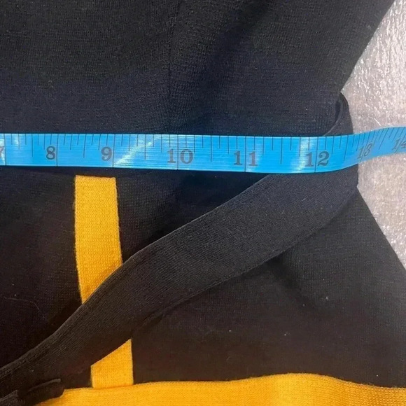 Elegant Black and Yellow Long Sleeve Dress - Picture 3 of 9